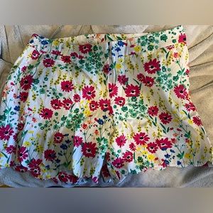 Crown & Ivy floral shorts. Size 18w